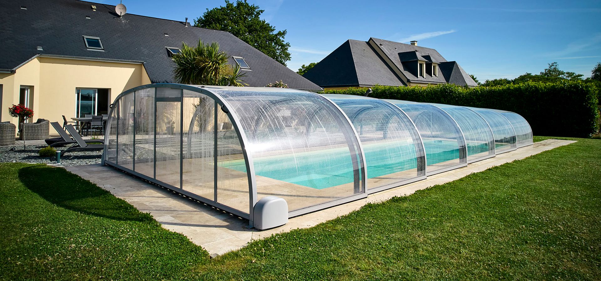 Abri mi-haut avec ouverture - Bonheur Piscines