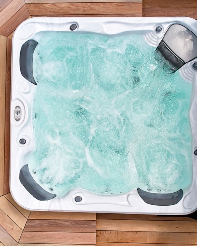 Spa avec couverture - Bonheur Piscines