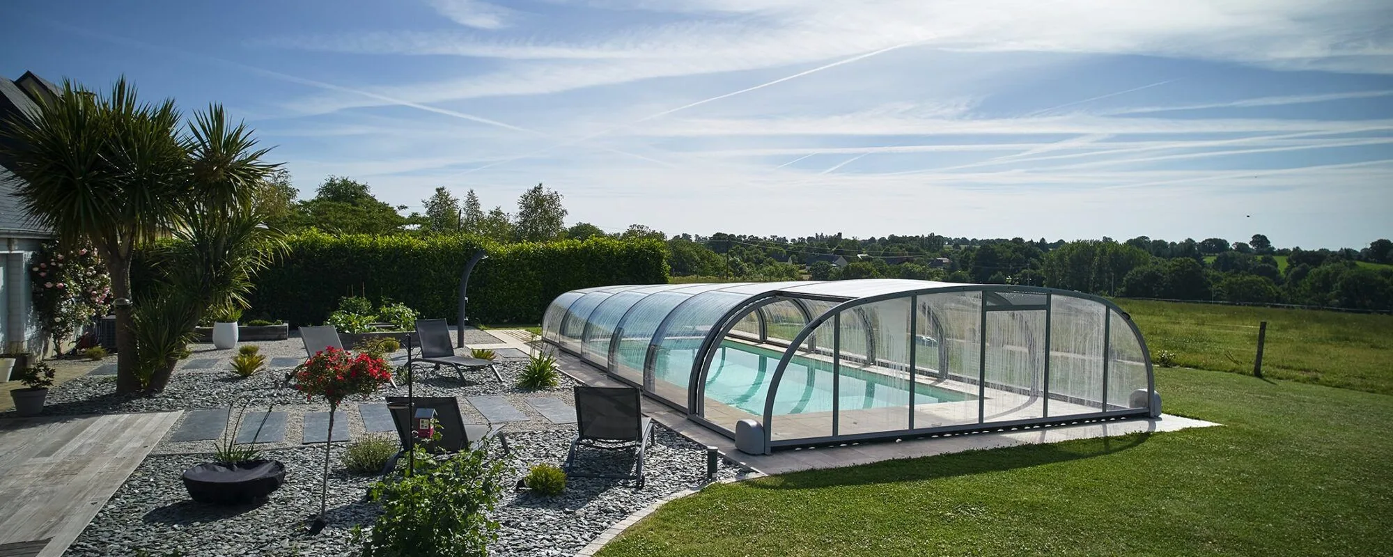 Abri piscine mi-haut coulissant sur Laval