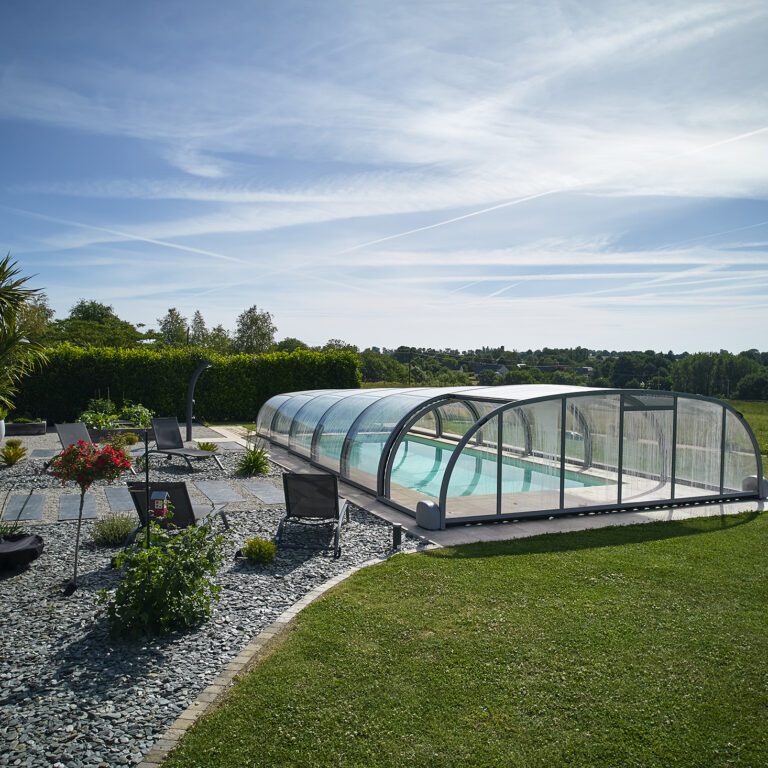 Abri piscine mi-haut coulissant sur Laval