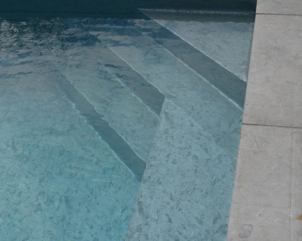 Escalier pour piscine - Bonheur Piscines