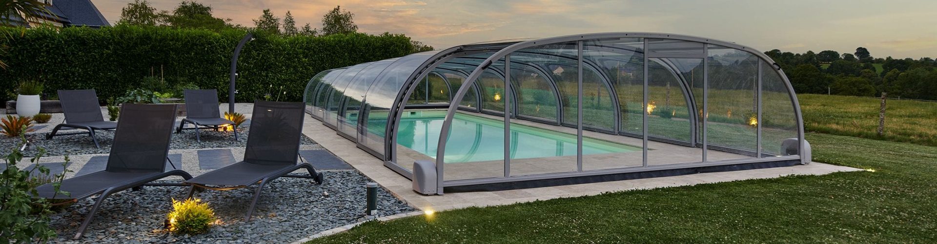 Abri mi-haut motorisé fermé - Bonheur Piscines