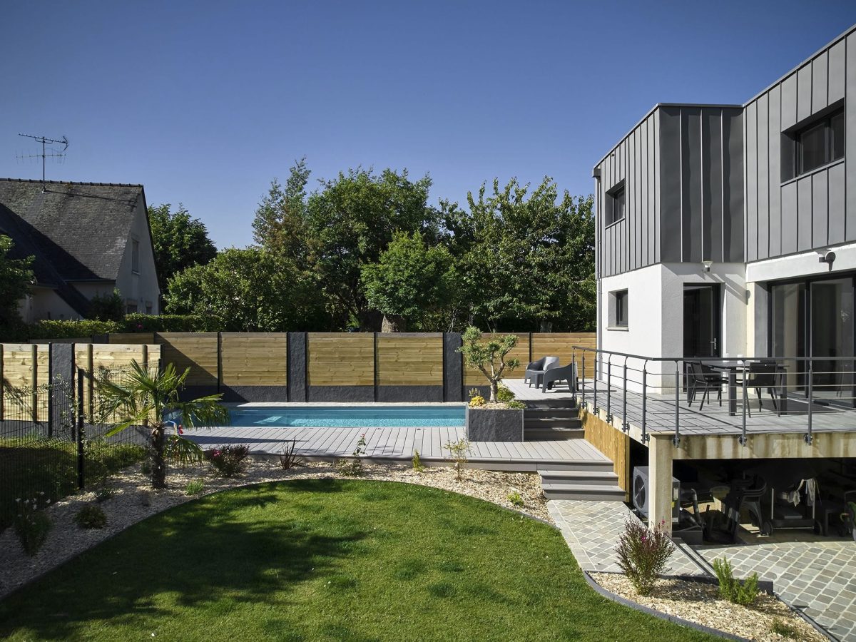 Aménagement extérieur d'une maison moderne - Bonheur Piscines