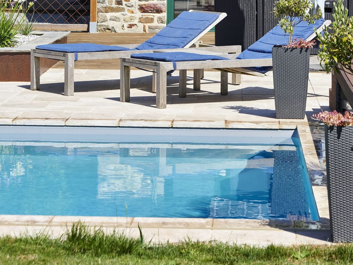 Espace détente extérieur - Bonheur Piscines