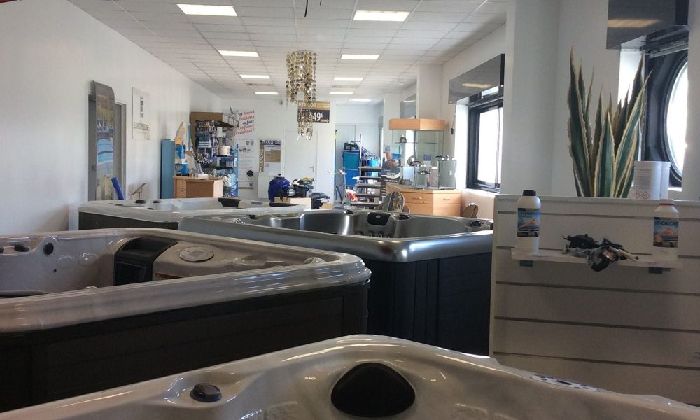 Découvrez les spas en showroom Bonheur Piscines