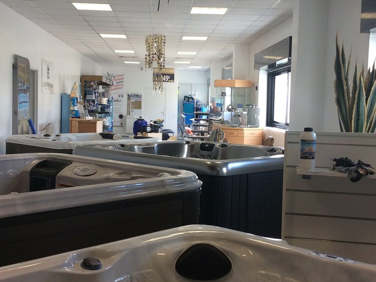 Découvrez les spas en showroom Bonheur Piscines