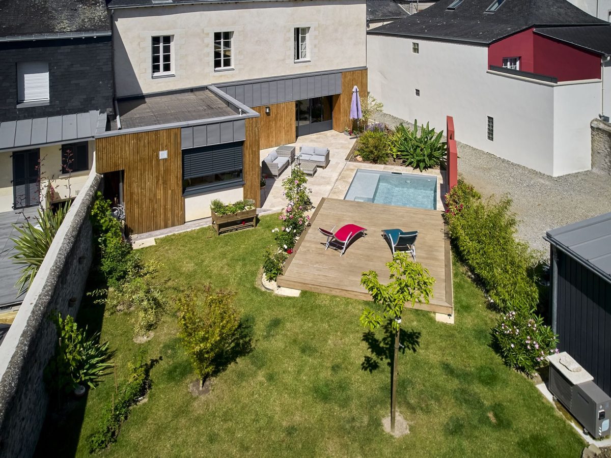 Mini-piscine urbaine avec terrasse - Bonheur Piscines