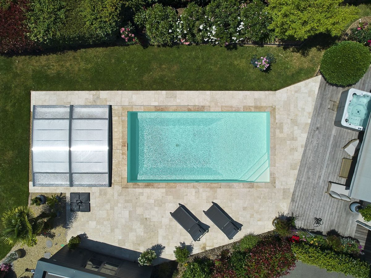 Piscine avec escalier d'angle - Bonheur Piscines