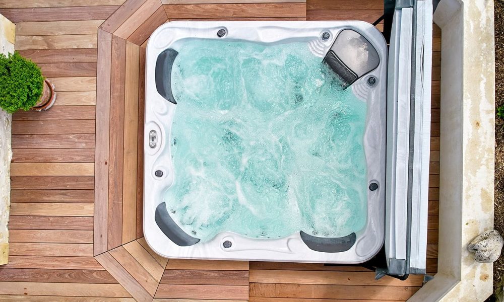 Spa avec couverture - Bonheur Piscines